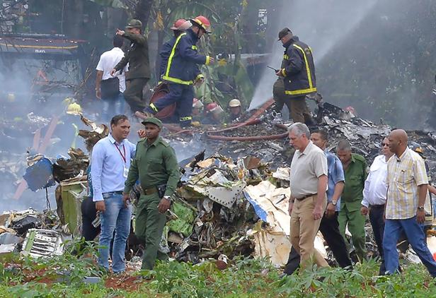 Flugzeug-Absturz am Flughafen von Havanna: über 100 Tote
