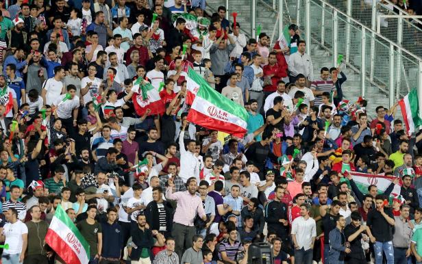 Iran: Rouhani fordert Aufhebung des Stadionverbots für Frauen