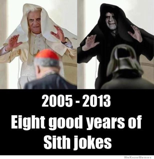 Ein Vergleich von Papst Benedikt XVI. und Darth Sidious aus Star Wars.