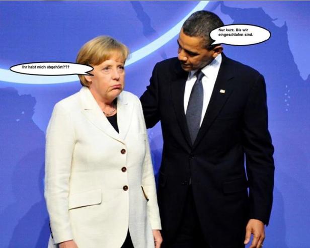 Angela Merkel und Barack Obama stehen vor einem blauen Hintergrund; Sprechblasen deuten ein Gespräch über Abhören an.