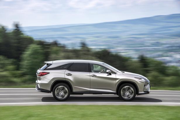 Lexus RX 450 hL: Zwei plus drei plus zwei