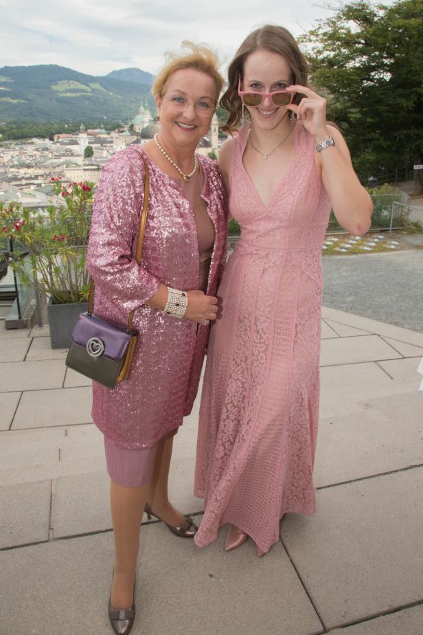 Salzburger Festspiele: Promis zeigen sich elegant