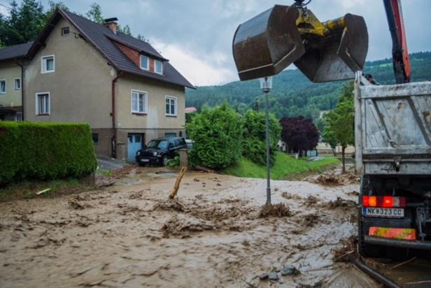 Unwetter: Regierung kündigt rasche Hilfe an - erneut Starkregen prognostiziert