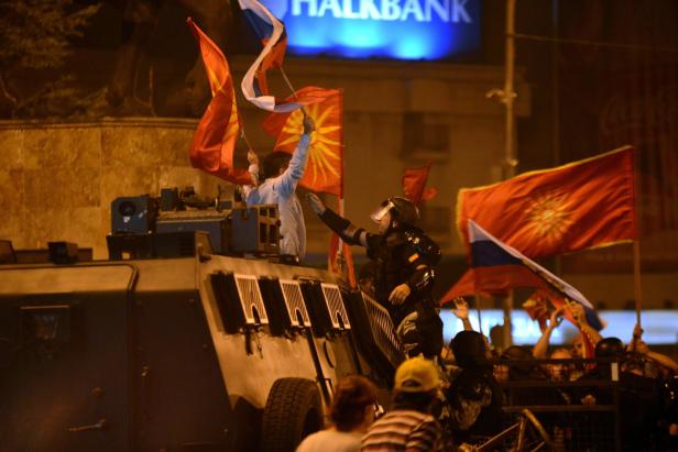 Verletzte und Festnahmen nach Protesten in Skopje