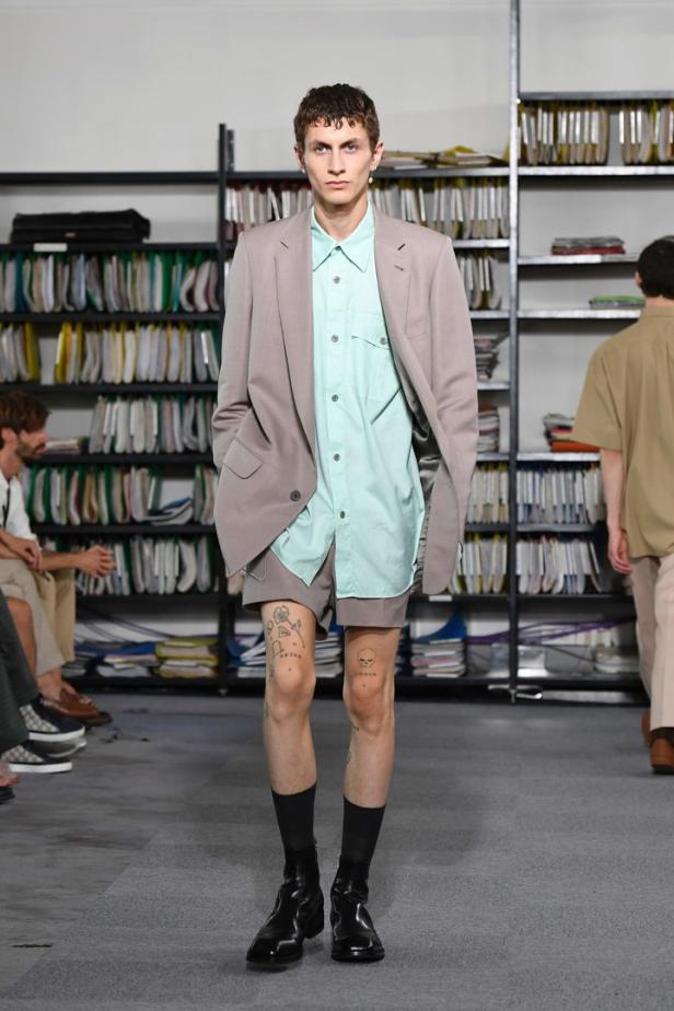 Männer-Modetrend: Darf man kurze Hosen im Büro tragen?