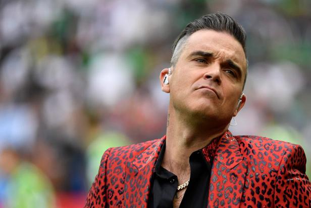 Robbie Williams FBL-WC-2018-RUS-KSA