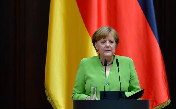 "Tiefste Missbilligung" Zemans für Merkel-Rede zum Gedenktag