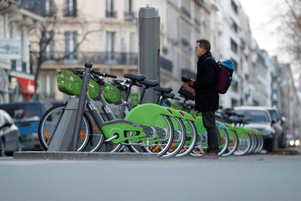 Paris zieht Elektro-Autos den Stecker