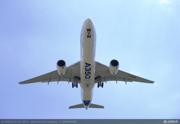 Neuer A350 landete am Linzer Flughafen