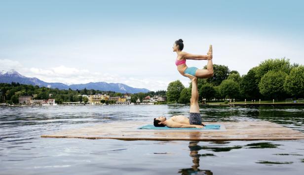 Tänzer im See, Krieger am Berg: Yoga im Urlaub ist Ooomgesagt