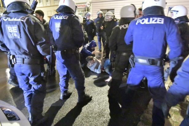 Serbische Fans hielten erneut die Wiener Polizei auf Trab