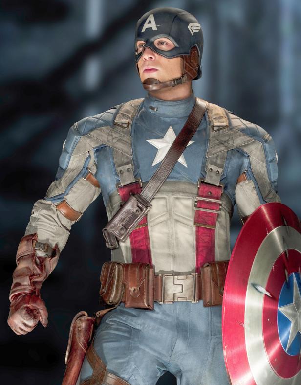 Captain America in seinem Kostüm mit Schild.