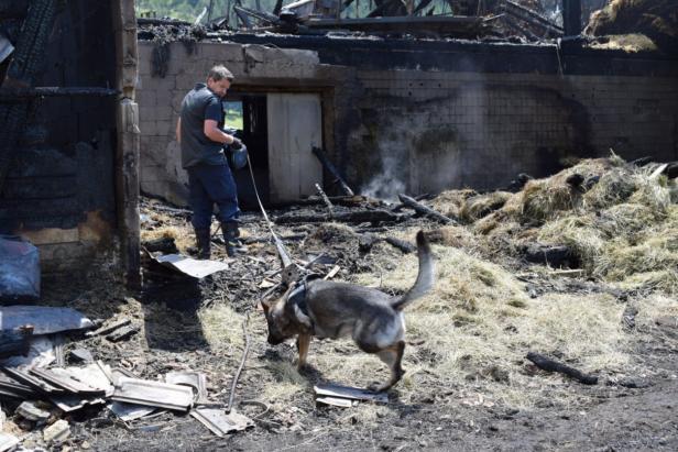 Bauernhof in Flammen: Sechster Brand innerhalb eines Monats