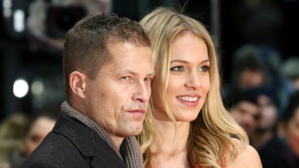 Til Schweiger mit einer jungen Frau auf dem roten Teppich.