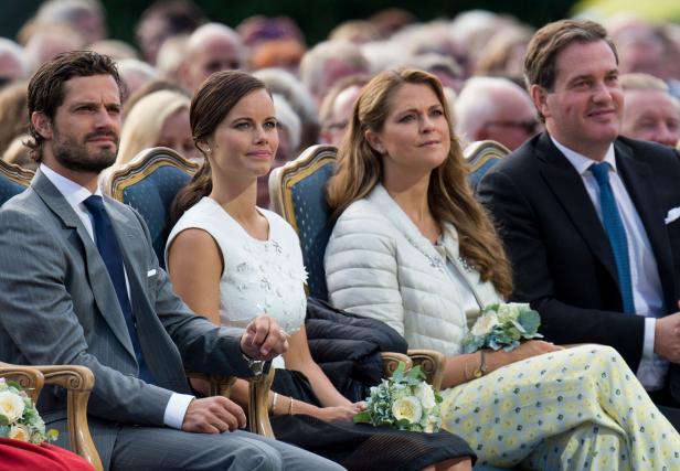 Prinzessin Madeleine zeigt den kleinen Nicolas