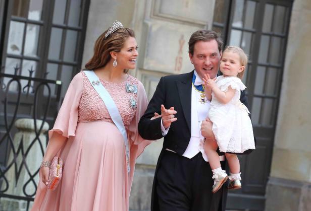 Prinzessin Madeleine zeigt den kleinen Nicolas