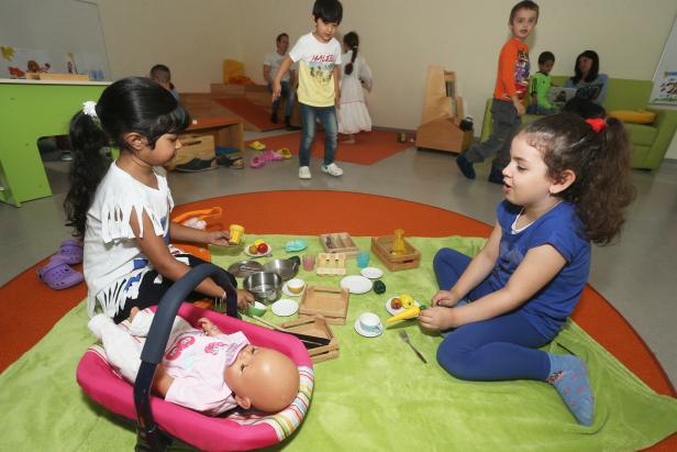 Geschlechtsneutraler Kindergarten: Wo Kinder aus der Rolle fallen