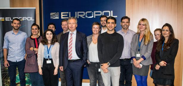 Europol erstellt "Stickeralbum der Schwerverbrecher"