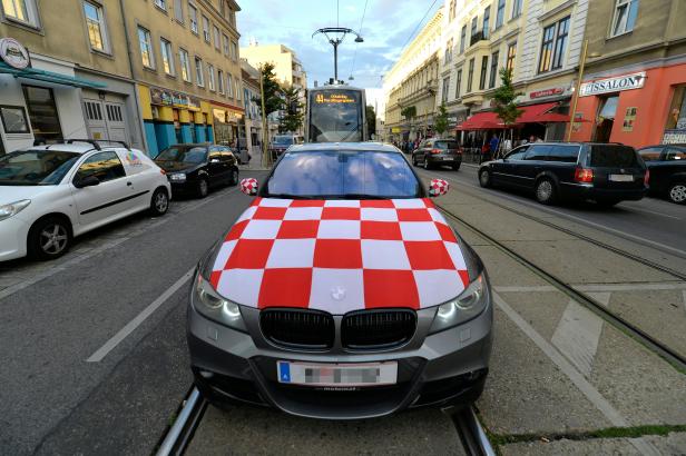 Läuft 😅👍 Crazy Straße in Kroatien. Was denkt ihr, hätte es auch vor