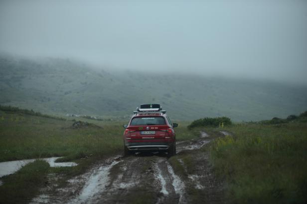 Mit dem Skoda Kodiaq über Stock und Stein am Balkan