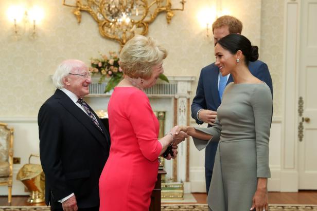 Irland: Herzogin Meghan tritt in erstes Mode-Fettnäpfchen