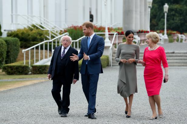 Irland: Herzogin Meghan tritt in erstes Mode-Fettnäpfchen