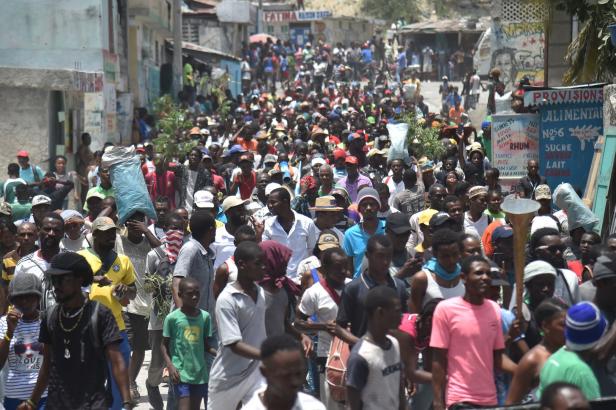 Proteste gegen Spritpreiserhöhung: Haitis Premier trat zurück