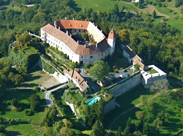 Burg Bernstein: Abschalten auf der Festung mit Fernblick