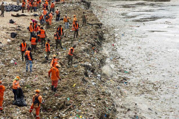 Dominikanische Republik: 1.000 Tonnen Müll von Strand entfernt