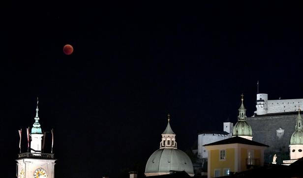 Nur kurzer "Blutmond" in Wien statt langen Schauspiels