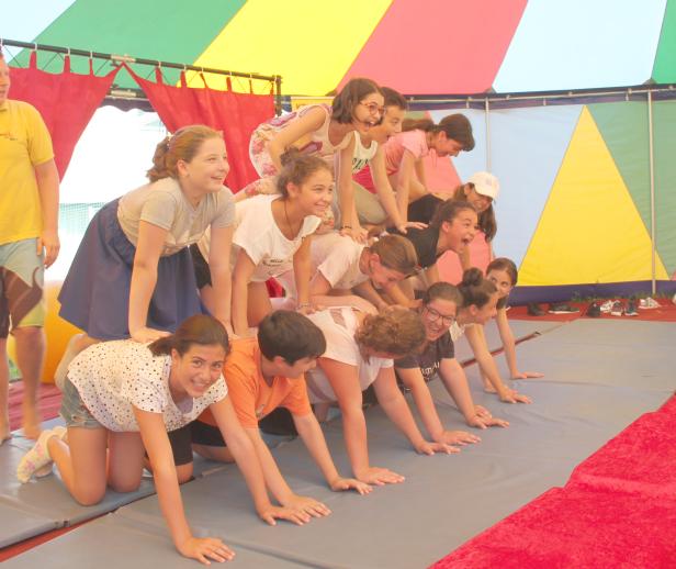 menschenpyramide3.jpg