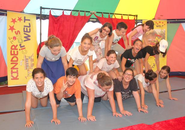 menschenpyramide4.jpg