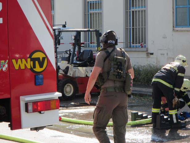 Gasflasche geriet in Wiener Neustadt in Brand: Cobra im Einsatz