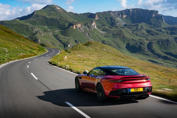 Erstmals am Steuer des unglaublichen Aston Martin DBS Superleggera