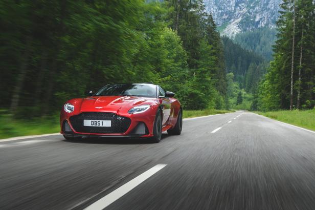 Erstmals am Steuer des unglaublichen Aston Martin DBS Superleggera