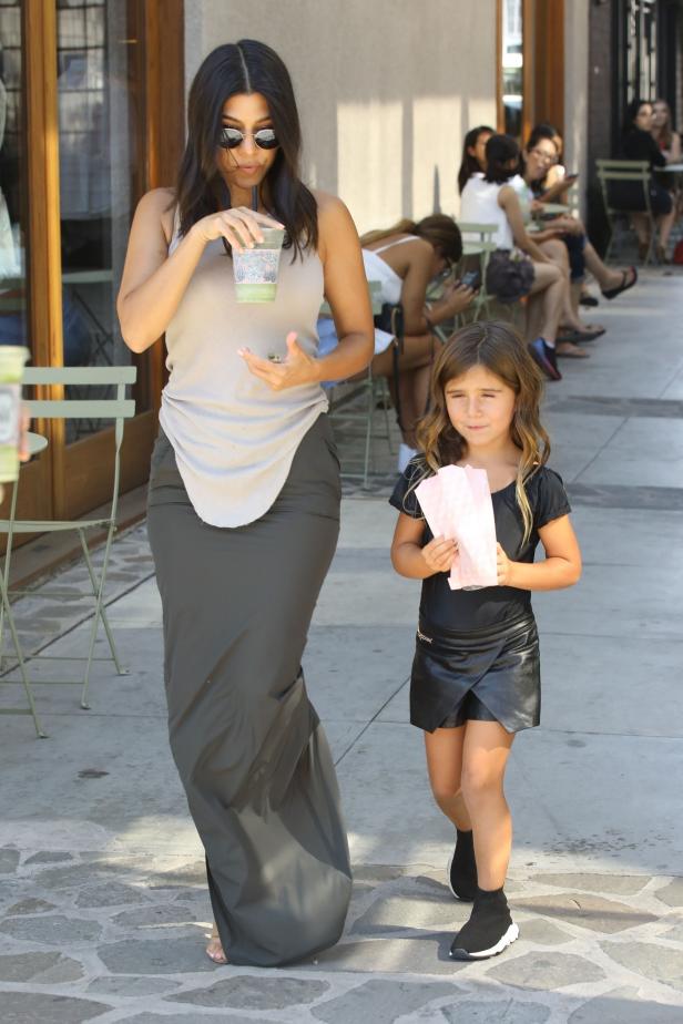 Kourtney Kardashian Star-Looks der Woche: Modische Entgleisung in Neon