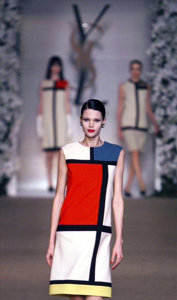 Yves Saint Laurent bringt wieder Haute-Couture