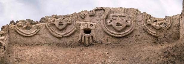 Prähistorisches Steinrelief in Peru entdeckt