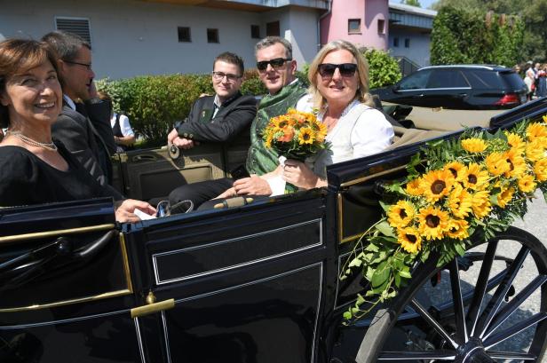 Hochzeit von Karin Kneissl mit Gast Putin: Die Bilder aus Gamlitz