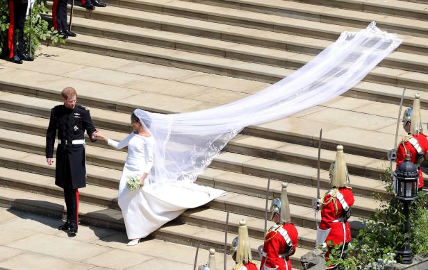 Was jetzt mit Herzogin Meghans Hochzeitskleid passiert