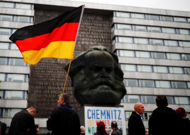 Chemnitz: Tausende bei AdF-Demo, tausende andere bei Gegenprotest