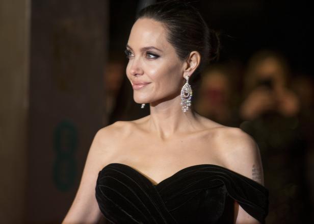 Jolie benutzt "Voodoo", um Scheidung von Pitt zu überstehen