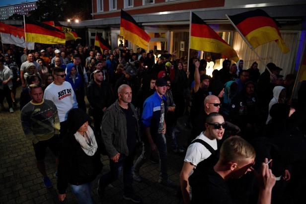 Merkel zu Chemnitz: "Es gibt keine Entschuldigung für Hetze"