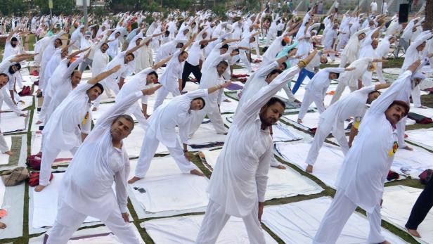 Die schönsten Fotos vom zweiten Welt-Yoga-Tag