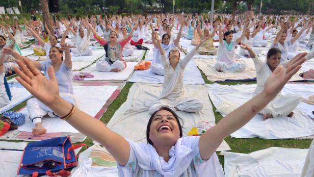 Die schönsten Fotos vom zweiten Welt-Yoga-Tag