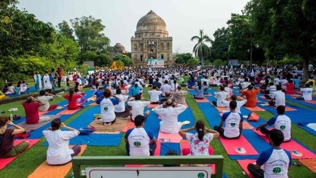 Die schönsten Fotos vom zweiten Welt-Yoga-Tag