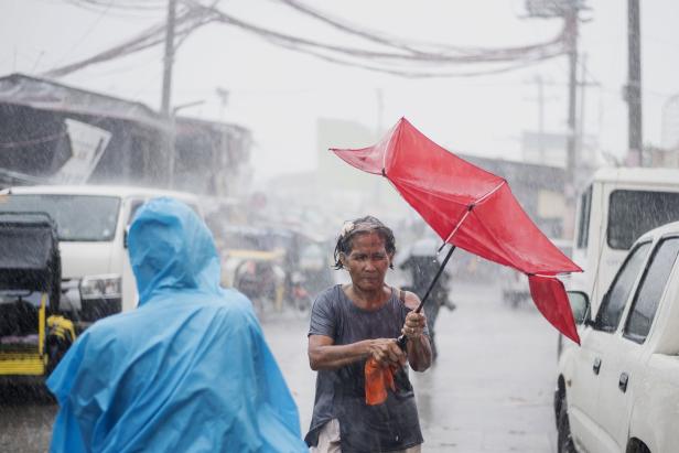Taifun "Mangkhut" sorgt auf Philippinen für Chaos und Zerstörung