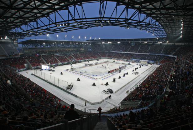 Rekordkulisse: 105.591 Fans beim Eishockey-Match