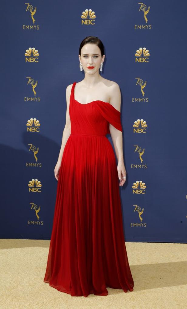 Emmys: Scarlett Johansson zeigt sich mit neuem XL-Tattoo