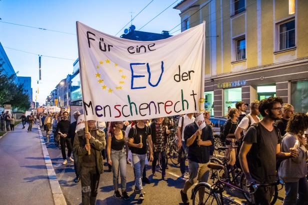 EU-RATSVORSITZ - INFORMELLER GIPFEL DER STAATS- UND REGIERUNGSCHEFS: "WALK OF RESPONSIBILITY"